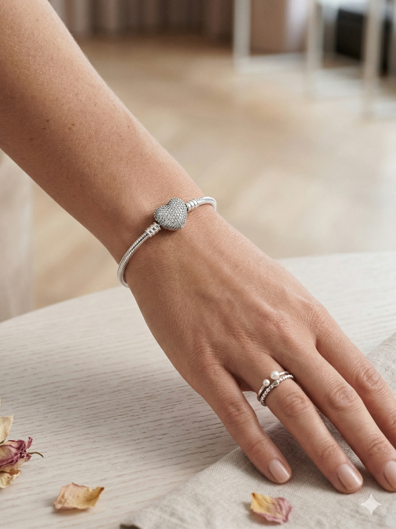 Pulsera Diseño Cadena de Serpiente y Corazón Brillante Moments
