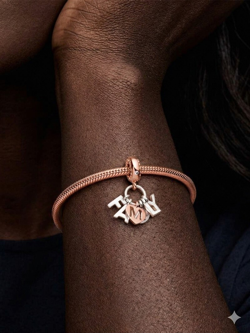 Charm Colgante Letras Familiares Moments